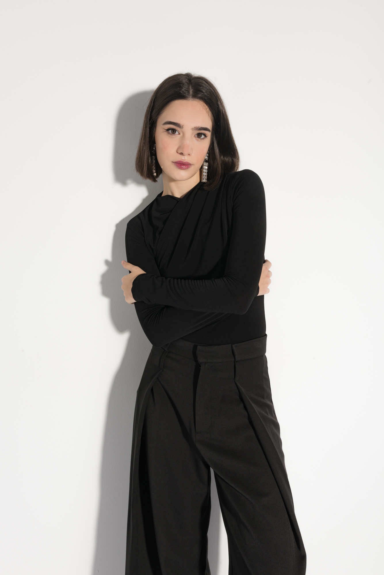 Pantalón Negro Oversize: Elegancia Versátil